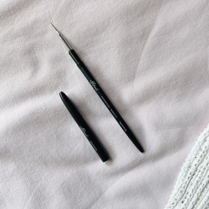 abstract-nail-art-brush-fijn-penseel