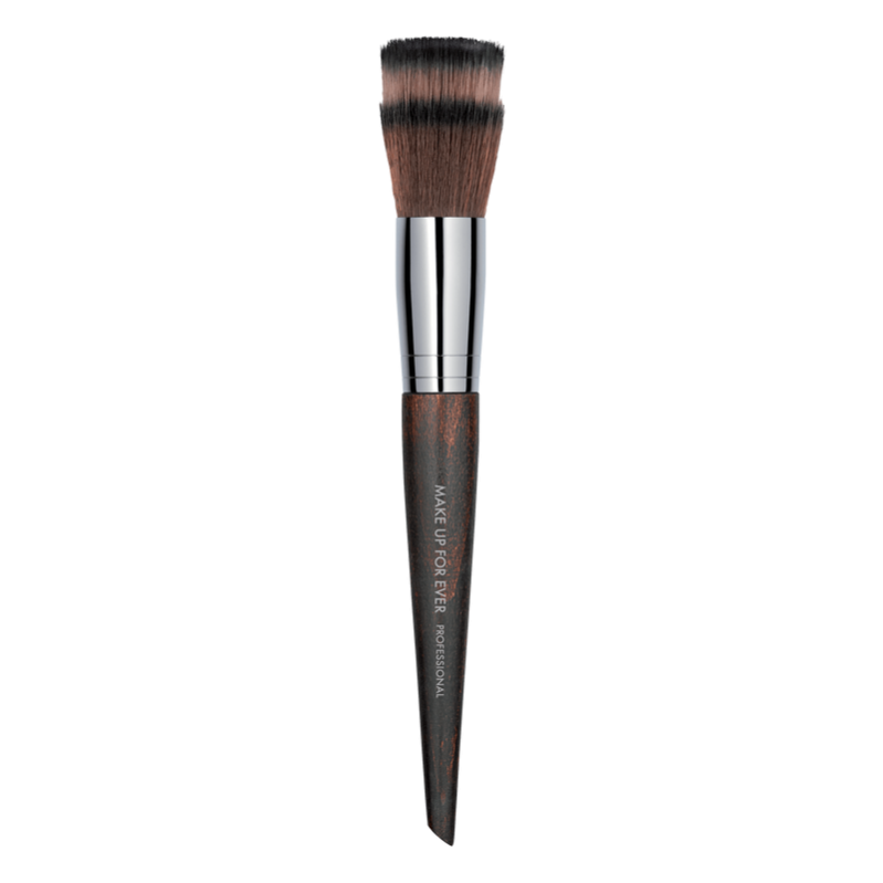  Analyzing image    make-up-for-ever-blending-powder-brush-122