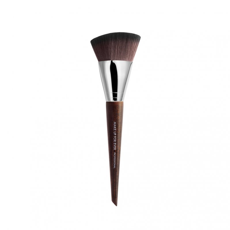 make-up-for-ever-brush-hd-skin-foundation-109