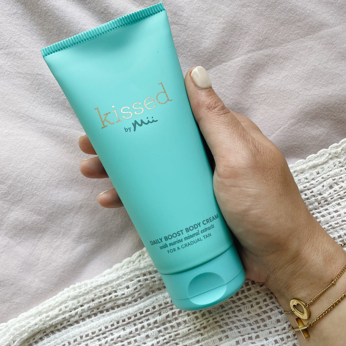 Mii Cosmetics Crème corporelle Daily Boost lotion autobronzante progressive, photo du produit
