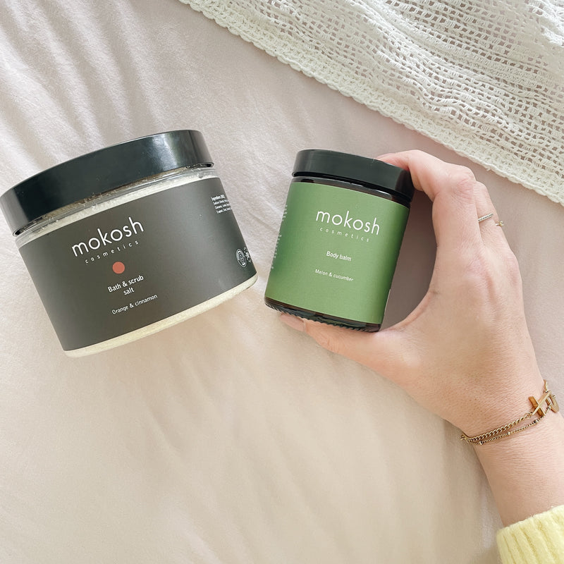mokosh body scrub badzout en verstevigende body balm