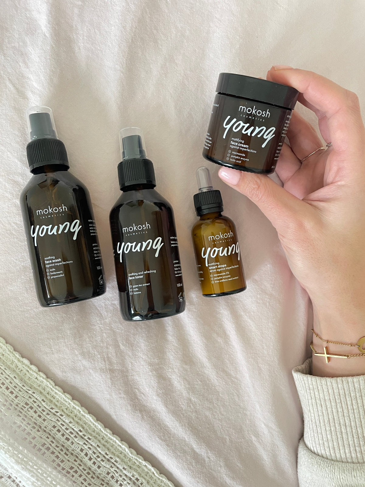 mokosh young mattifying set voor een jonge huid tiener huid jeugdige huid met puistjes puisten en onzuiverheden