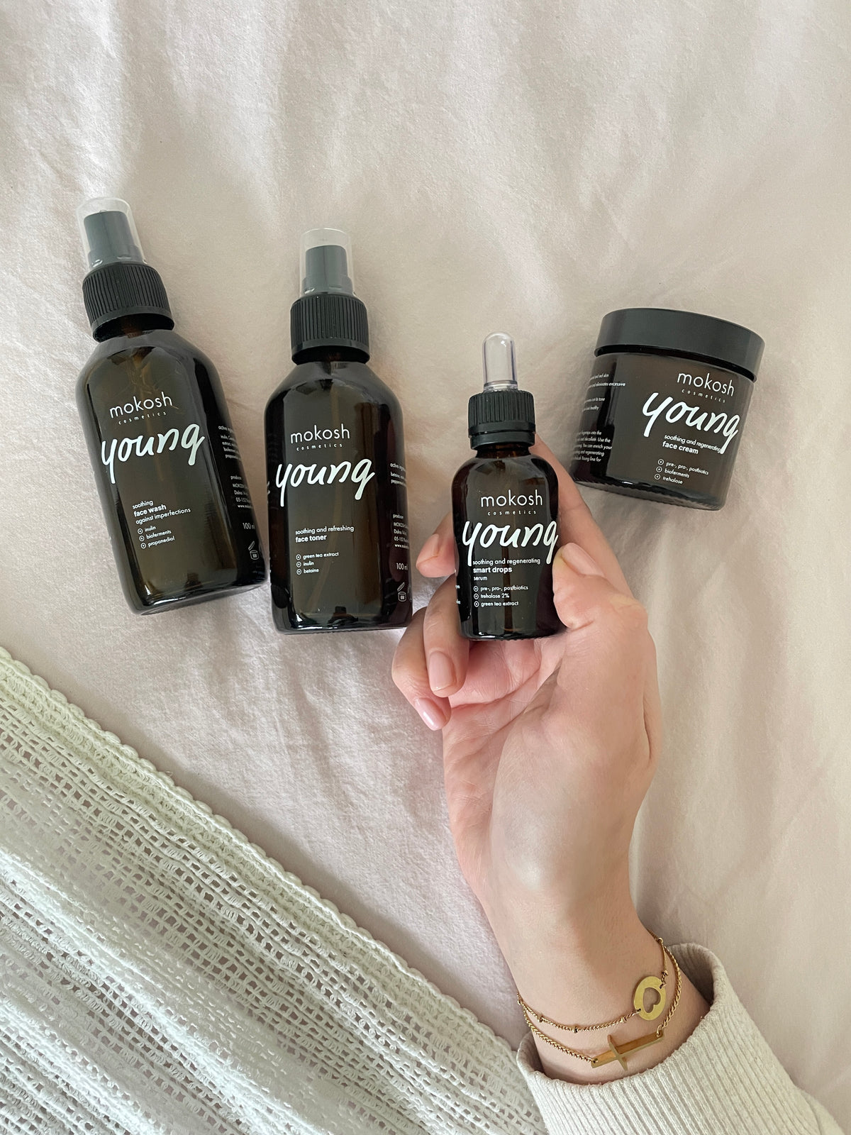 mokosh young soothing and regenerating set voor een jonge gevoelige huid tiener huid jeugdige huid