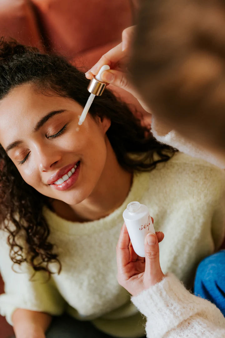 Hydrating serum van Self is 100% natuurlijk.